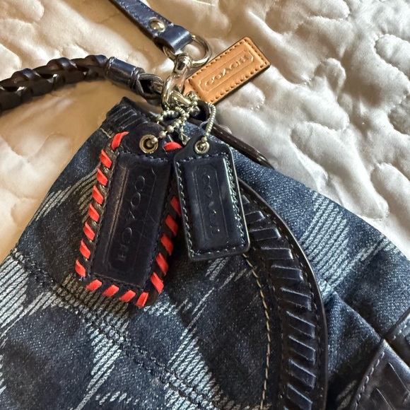 Stylish Blue Designer Women's Bag - Picture 9 of 11